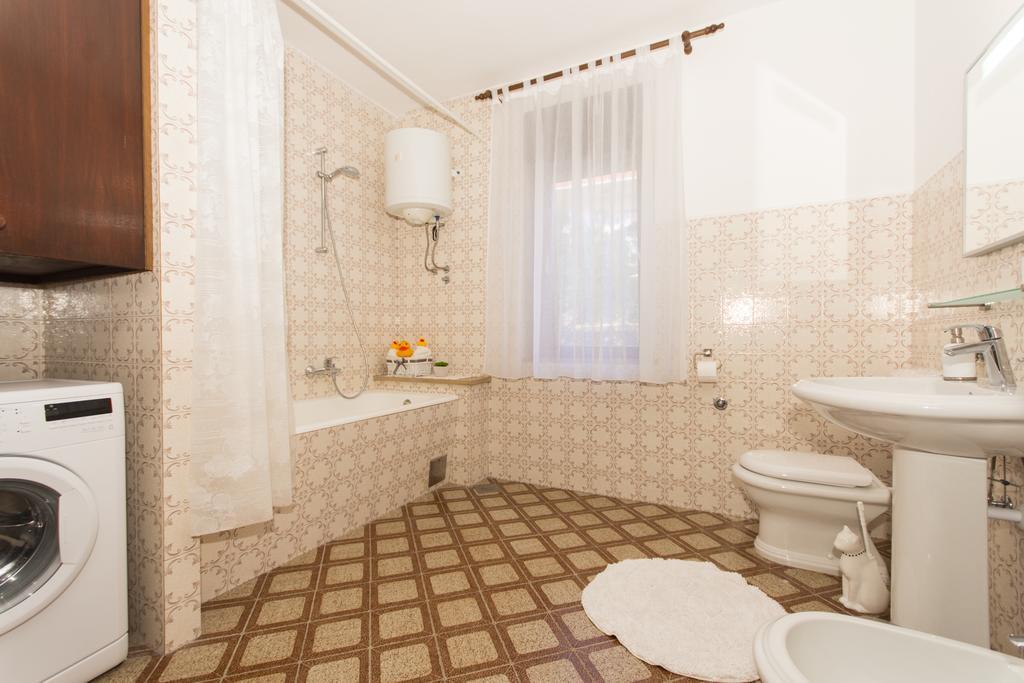 Apartment Lorenzo Trogir Bagian luar foto