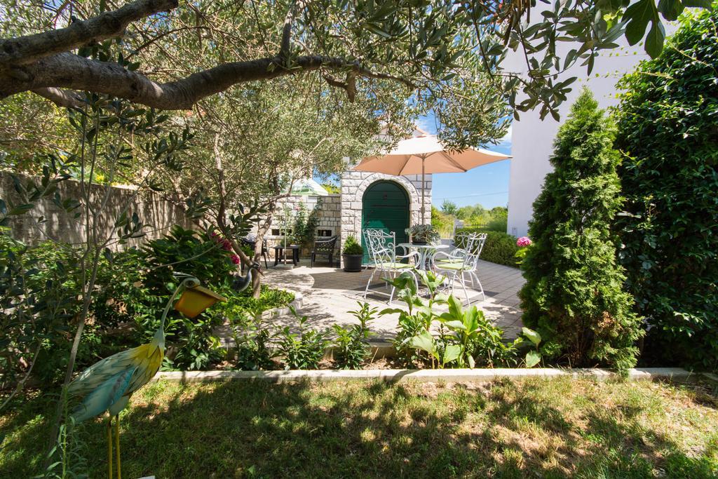 Apartment Lorenzo Trogir Bagian luar foto