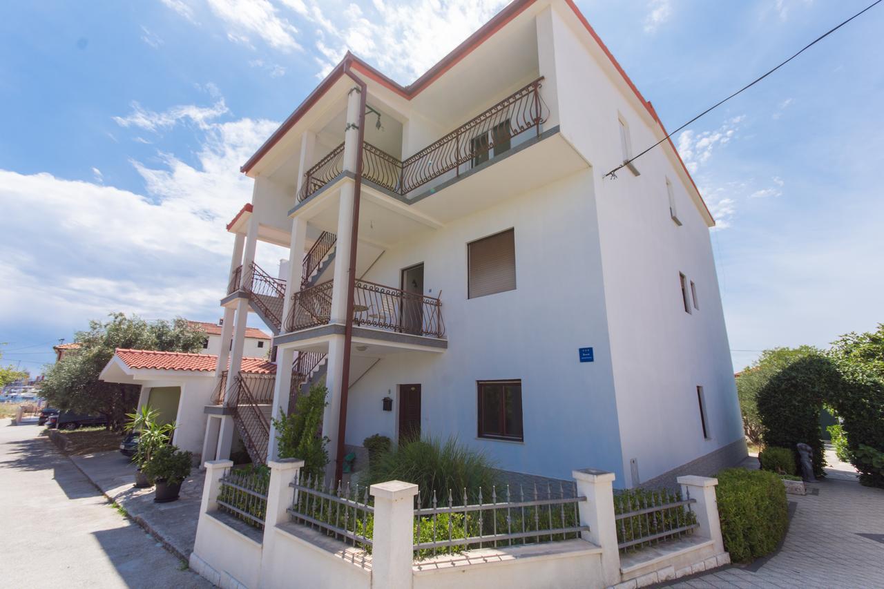 Apartment Lorenzo Trogir Bagian luar foto