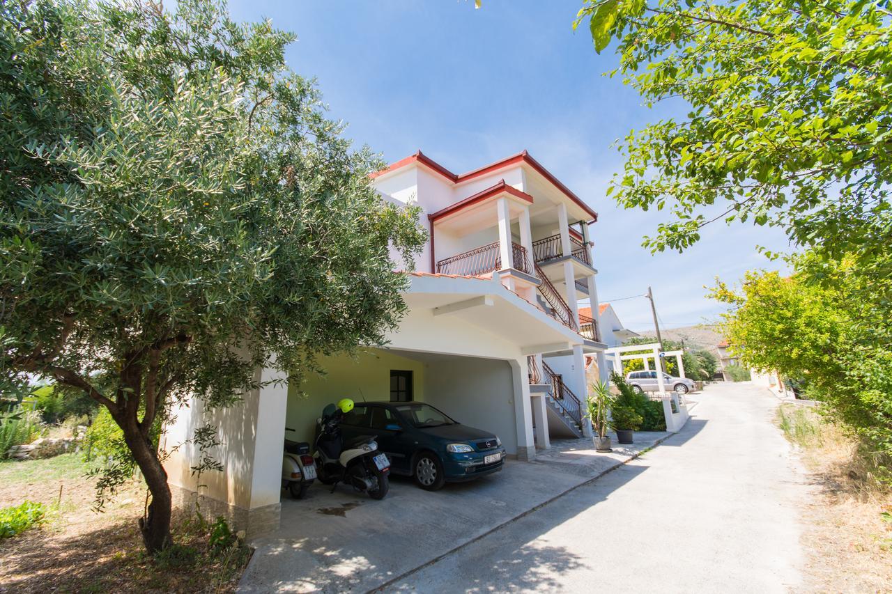 Apartment Lorenzo Trogir Bagian luar foto